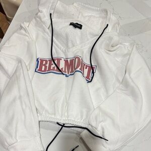 PrettyLittleThing BELMONT White cropped hoodie